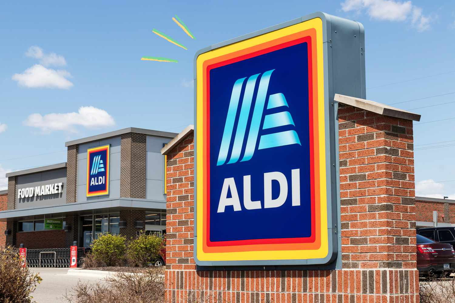 Reddit Says These ALDI Trash Bags Smell “Like Hollister”—A Teenager Weighs In