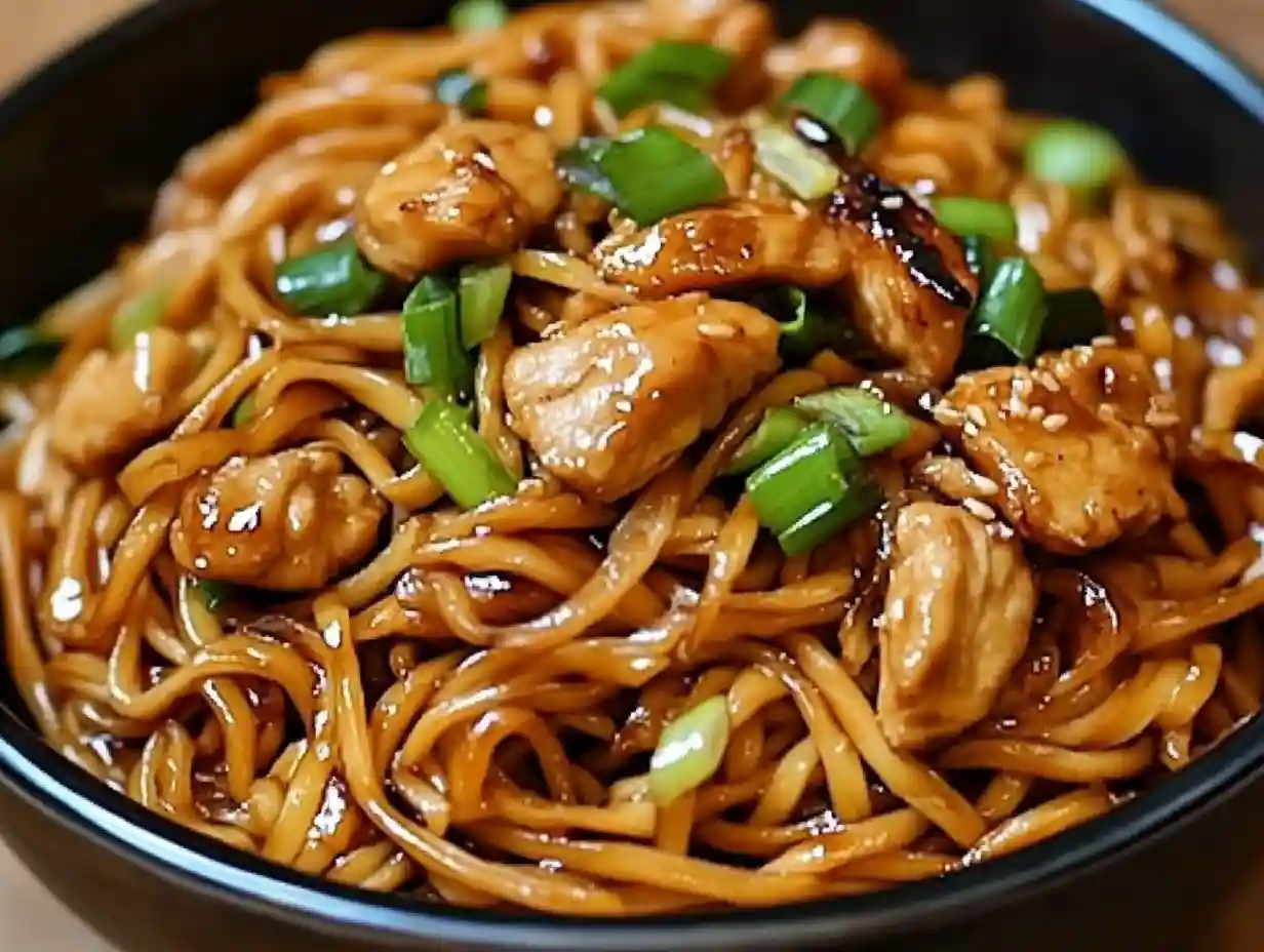 Garlic Chicken Lo Mein: A Flavorful Weeknight Favorite